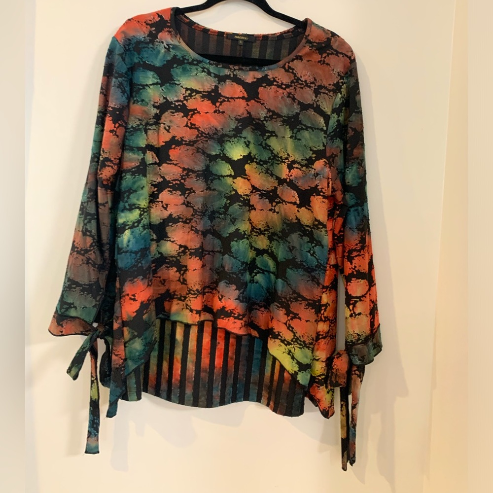 Radzoli multi color 2 pc top set.